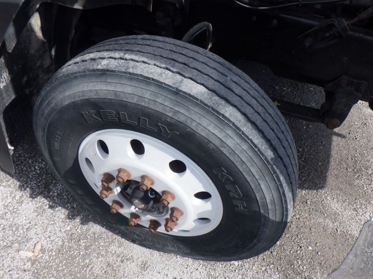 2001-mack-ch613-image-23