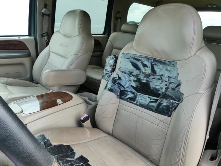 2000-ford-excursion-image-8