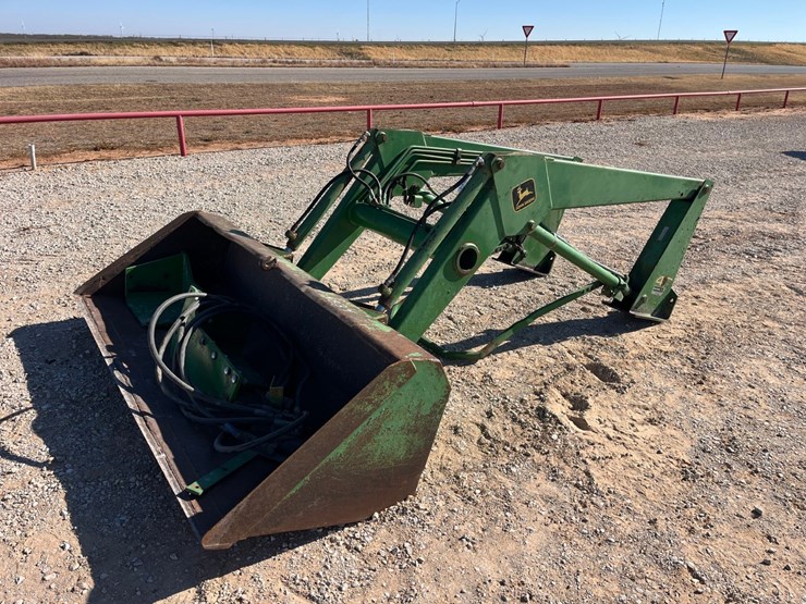 john-deere-146-image-1