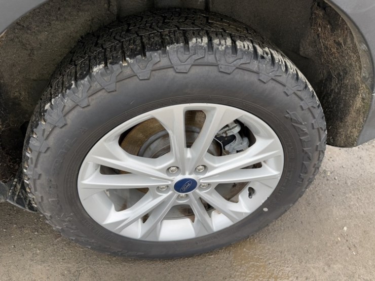 2019-ford-escape-se-image-17