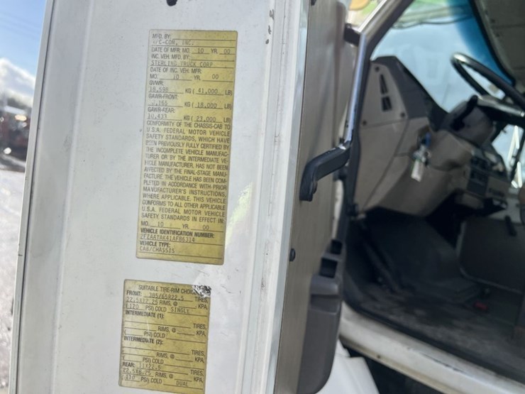 2001-sterling-l7500-image-26