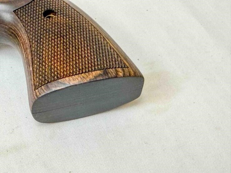 sig-sauer-pistol-image-9