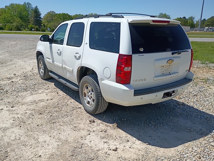 2008-chevrolet-tahoe-image-5