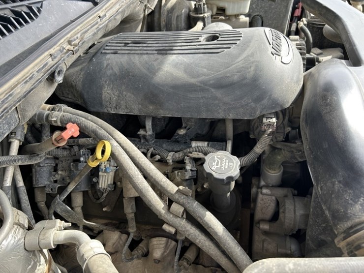 2003-chevrolet-tahoe-image-35