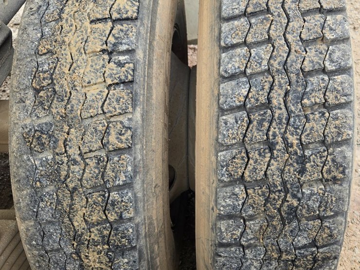 2001-mack-rd690s-image-95