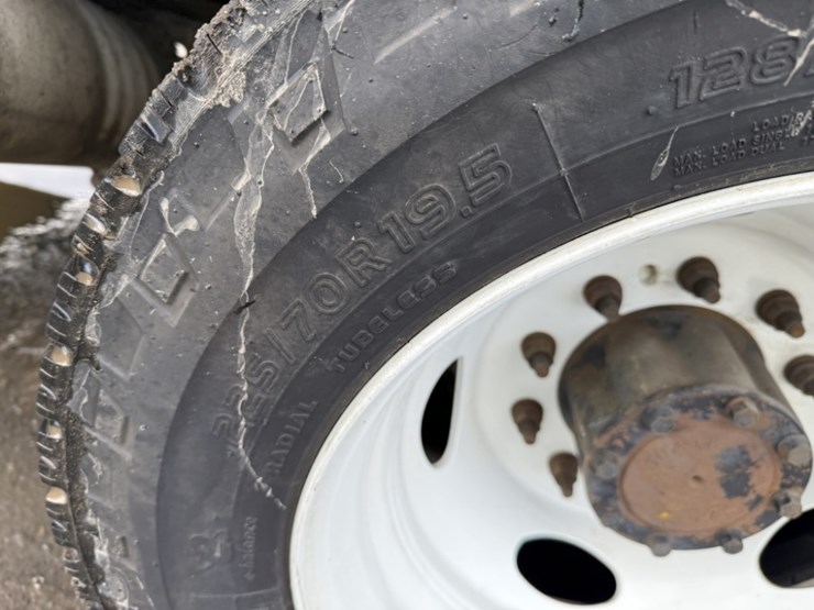 2016-ford-f550-sd-image-17