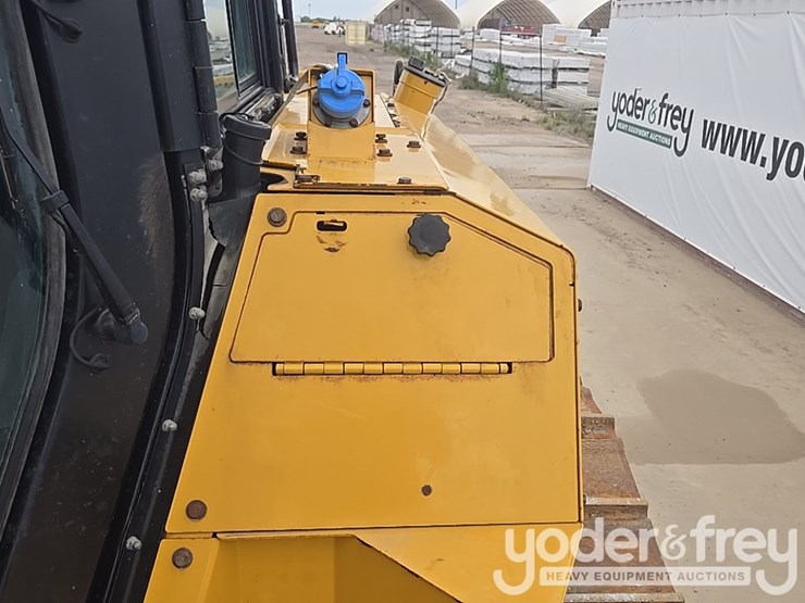 2019-caterpillar-d6-lgp-image-37