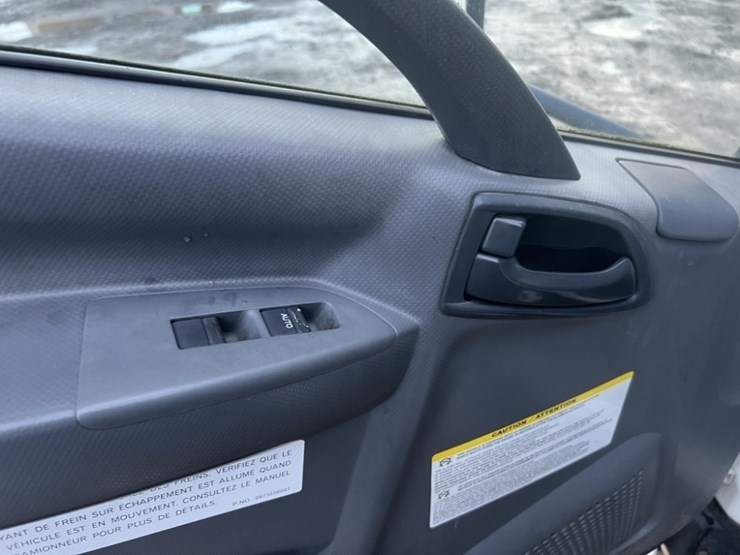 2009-gmc-w5500-image-33