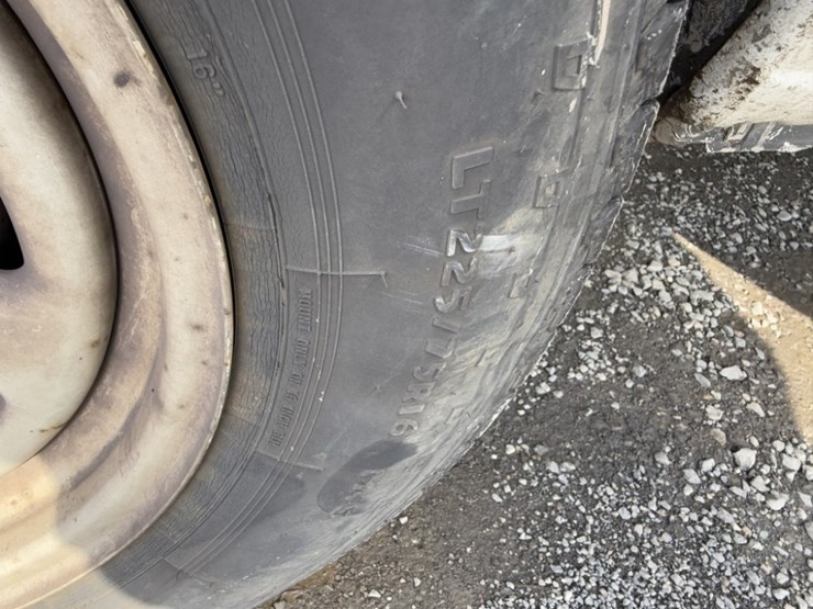 2005-ford-e150-image-16