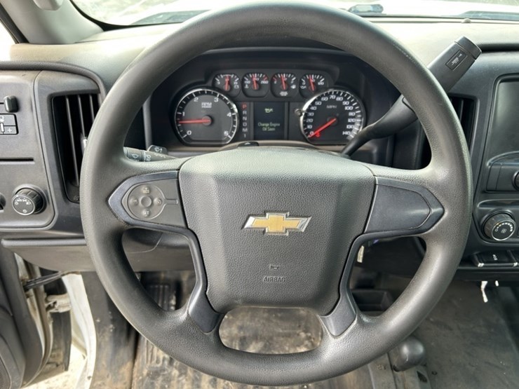 2015-chevrolet-silverado-3500-image-21