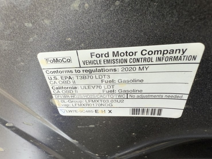 2020-ford-explorer-image-14