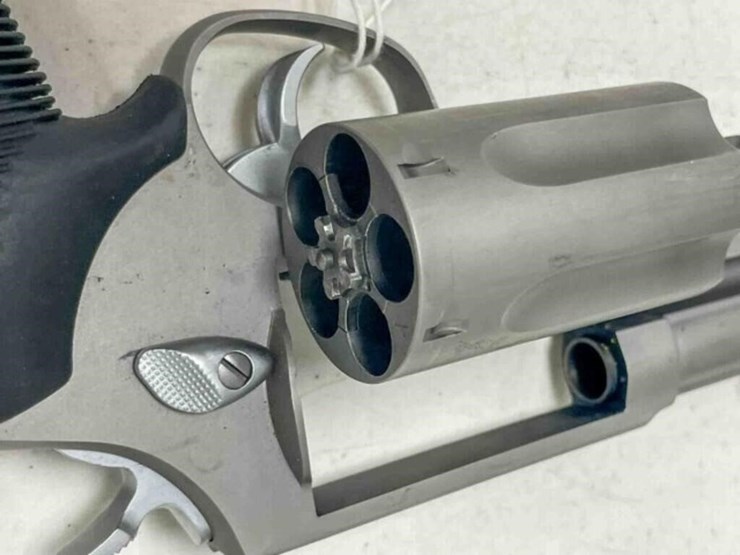 taurus-revolver-image-13