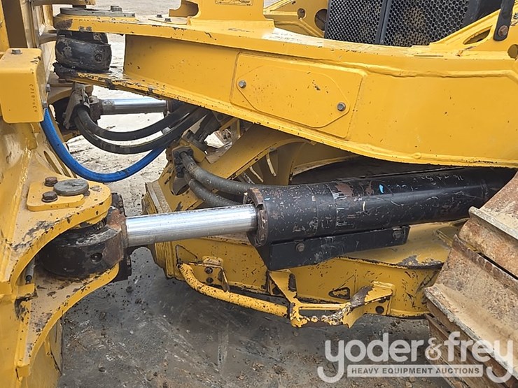 2019-caterpillar-d6-lgp-image-26