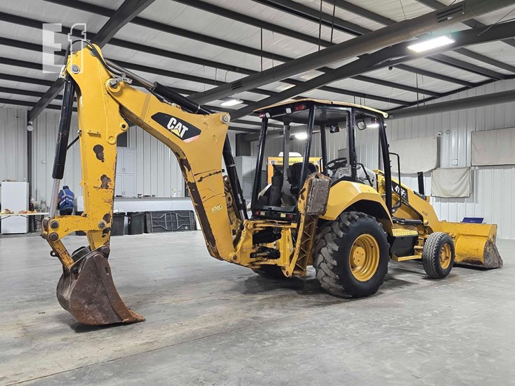 2016-caterpillar-415f2-image-3