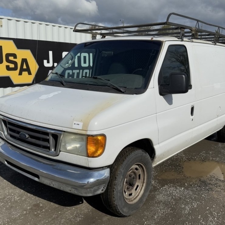 2005 FORD E150
