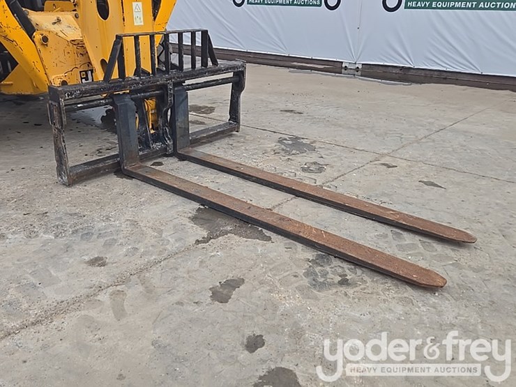 2017-jcb-510-56-image-22