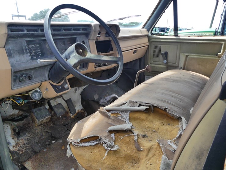 1990-ford-f700-image-10