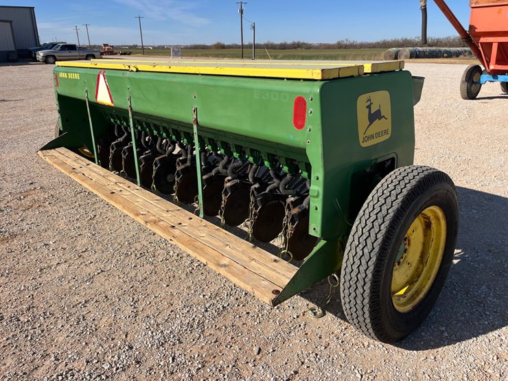 john-deere-8300-image-9