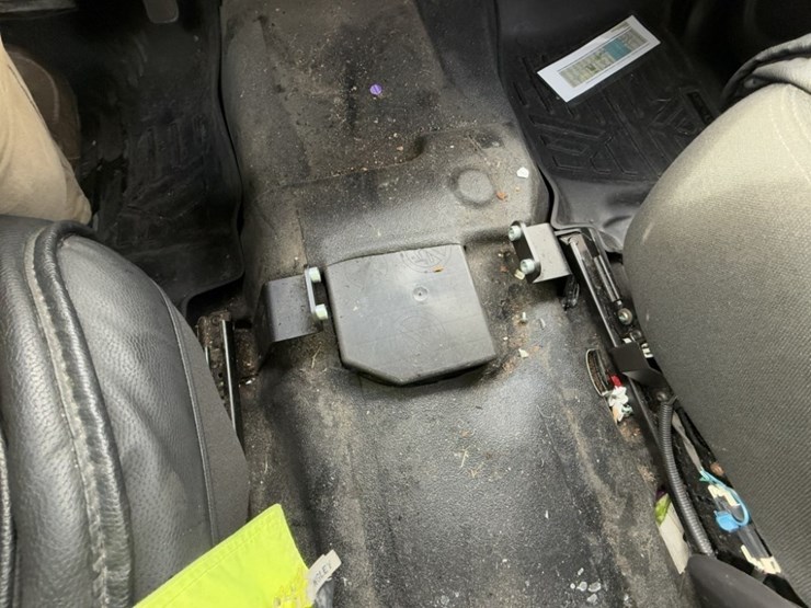 2014-chevrolet-tahoe-image-32