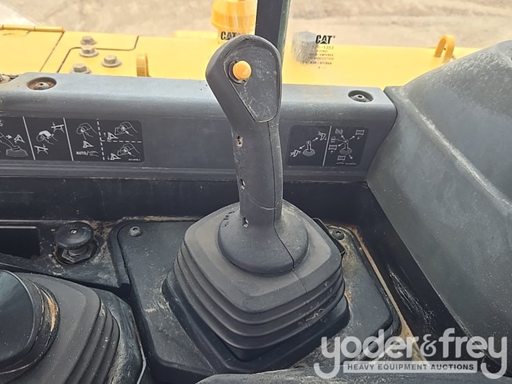 2019-caterpillar-d6-lgp-image-103