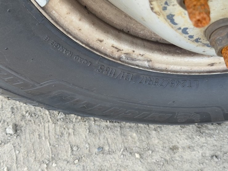 2012-ford-f350-sd-image-16