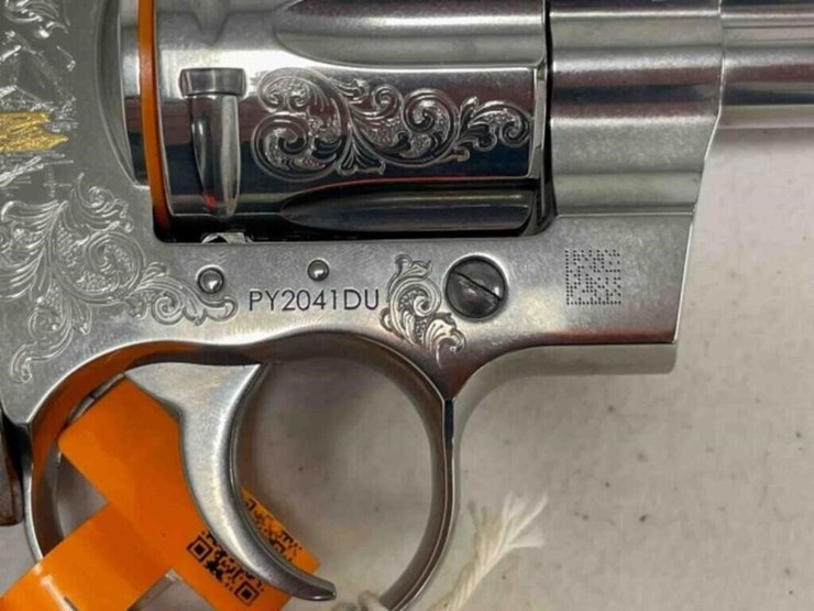 colt-revolver-image-8