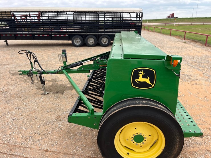 2020-john-deere-bd1113-image-12