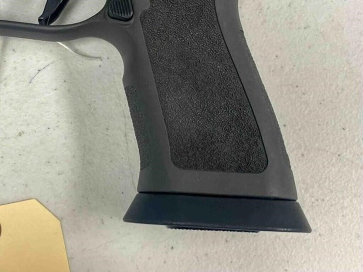 sig-sauer-pistol-image-12