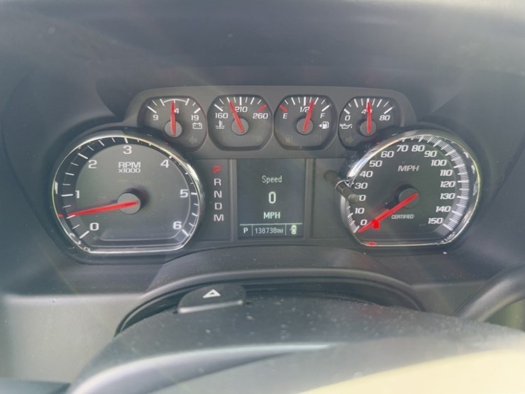 2016-chevrolet-tahoe-image-28