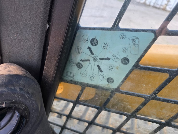 2023-caterpillar-299d3-xe-image-71