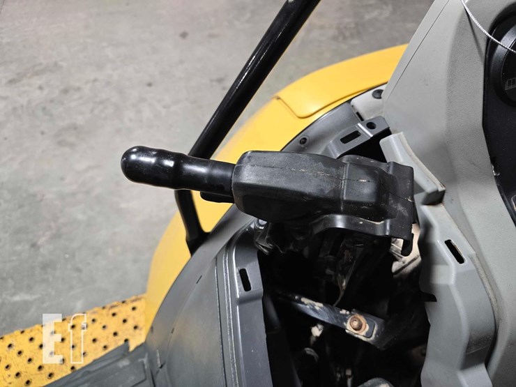 2016-caterpillar-415f2-image-24