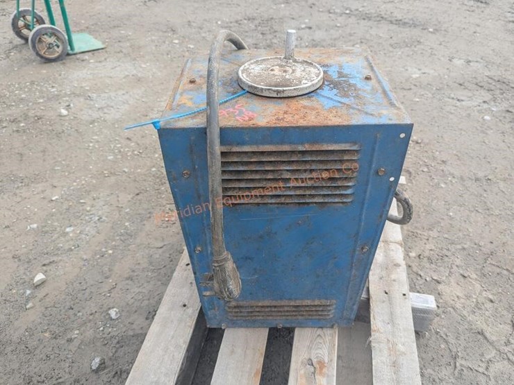 miller-thunderolt-welder-image-3