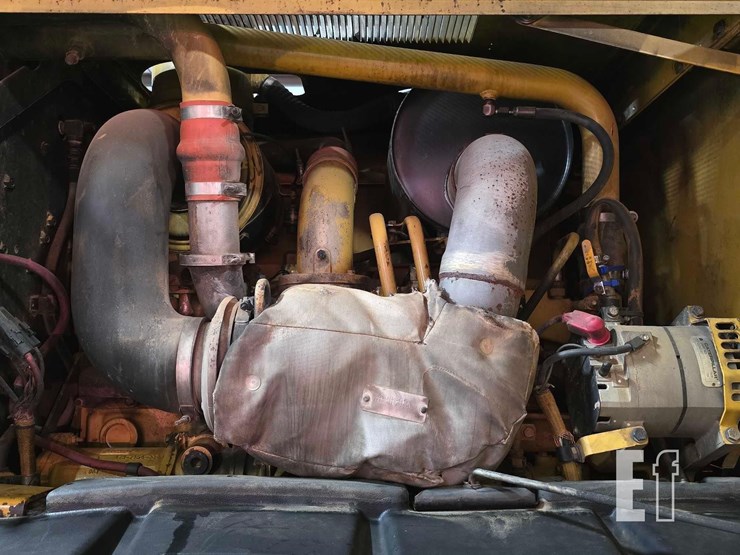 2005-caterpillar-140h-image-23