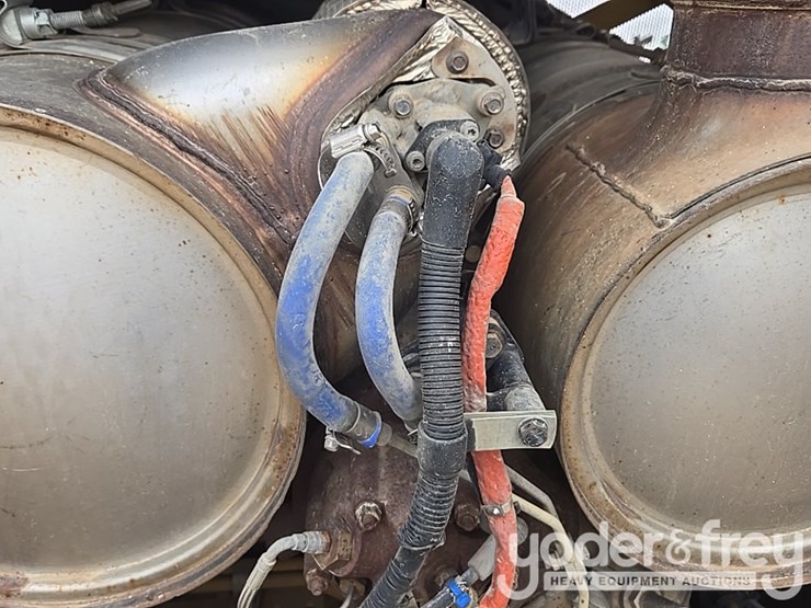 2019-caterpillar-d6-lgp-image-76