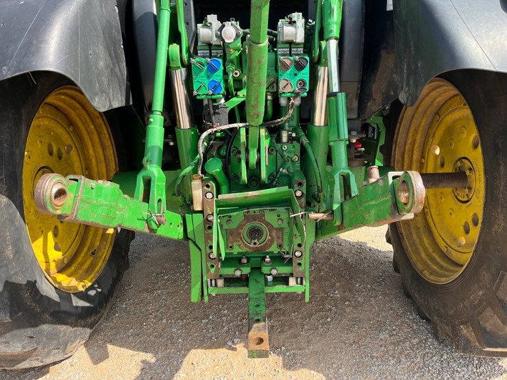 2014-john-deere-6125r-image-10