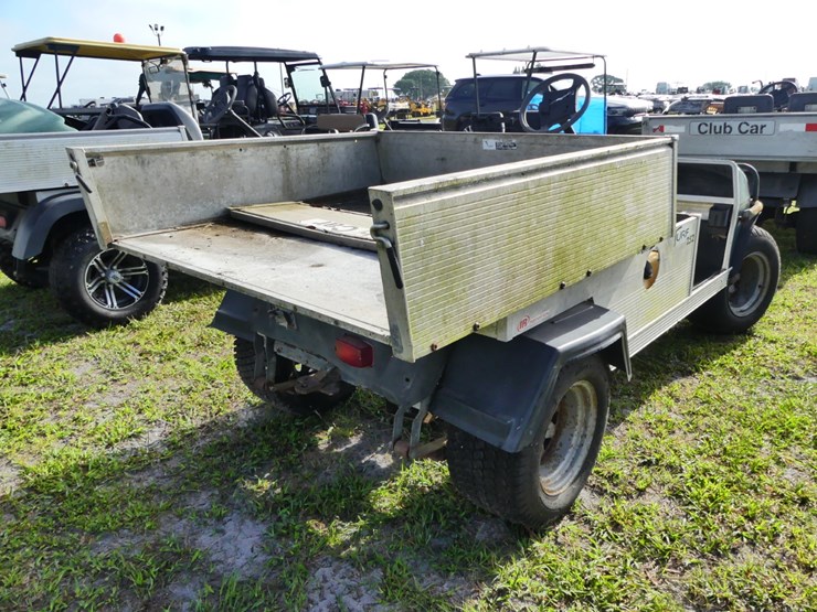 club-car-carryall-252-image-3