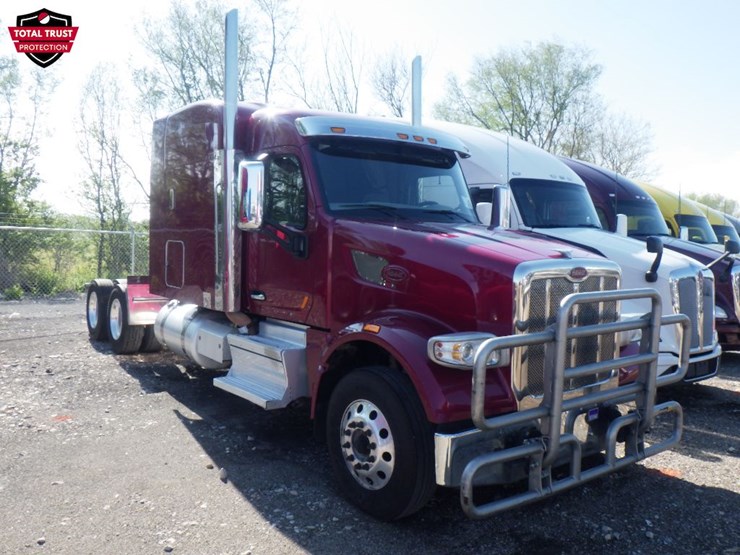 2022-peterbilt-567-image-3