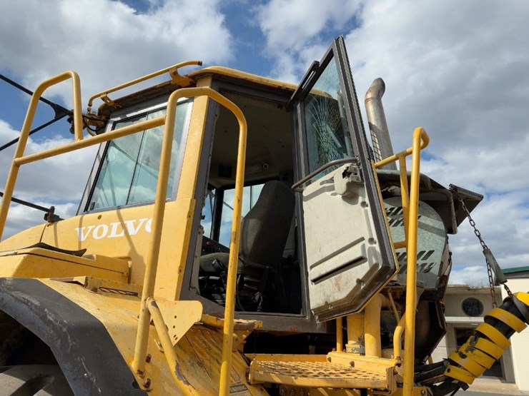 2003-volvo-a40d-image-38