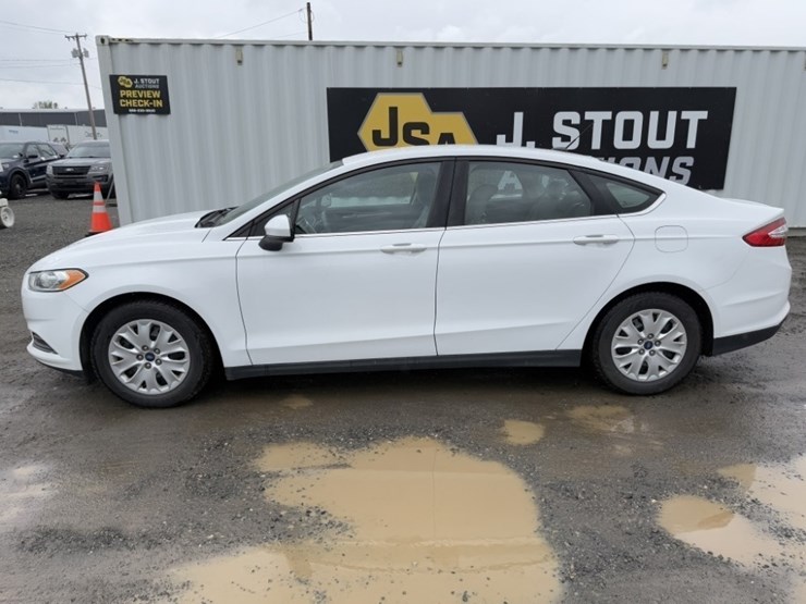 2014-ford-fusion-sedan-image-7