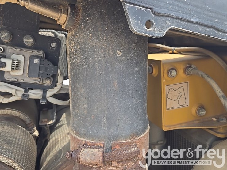 2019-caterpillar-d6-lgp-image-67