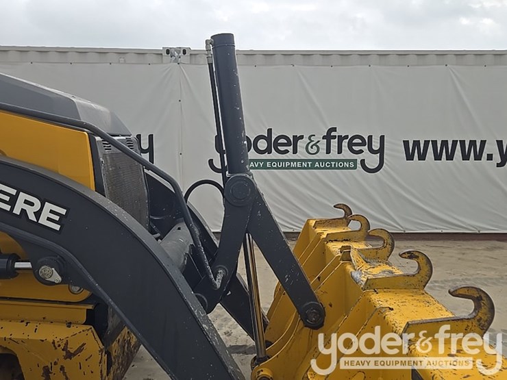 2021-deere-310sl-image-32