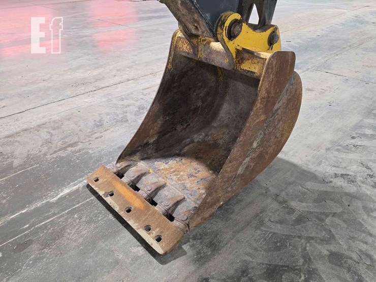 2023-deere-320-p-tier-image-14