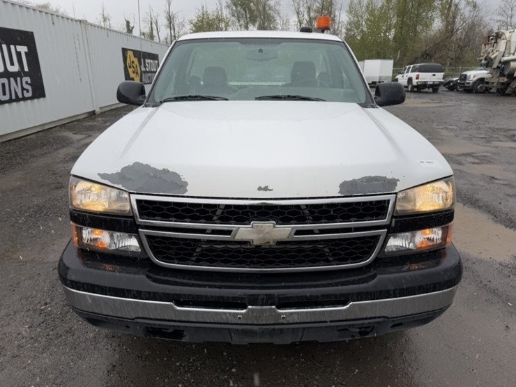 2006-chevrolet-silverado-1500-image-8