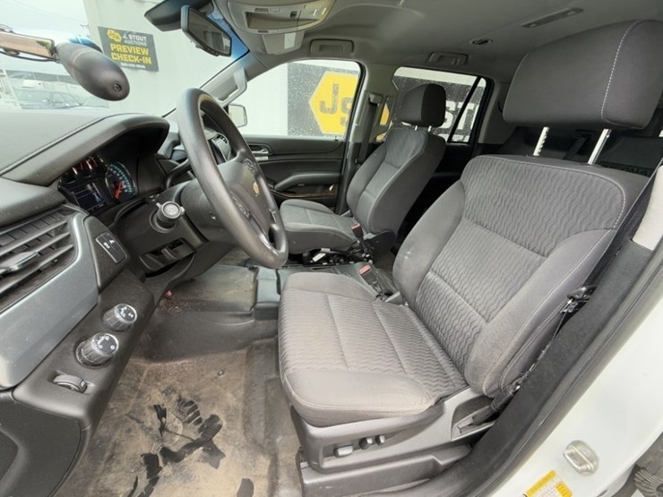 2019-chevrolet-tahoe-image-24