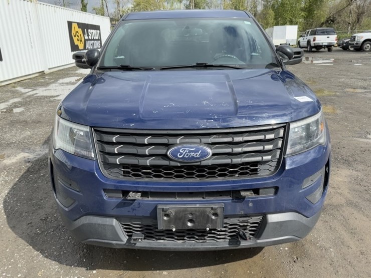 2018-ford-explorer-image-8