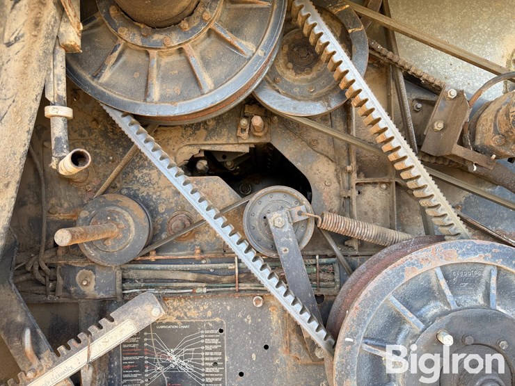 1990-gleaner-r70-image-20