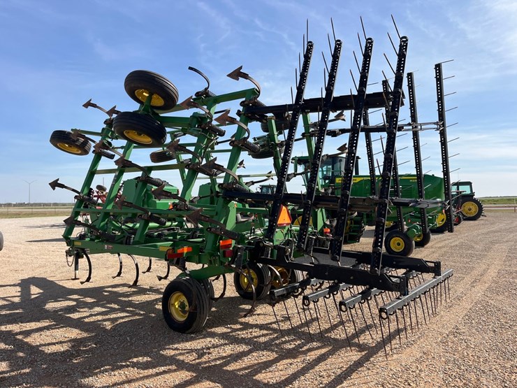 2009-john-deere-2210-image-15