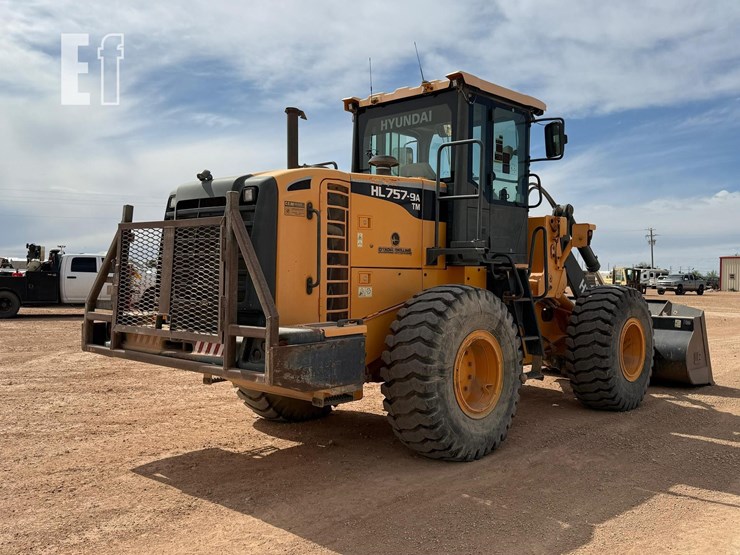 2014-hyundai-hl757tm-9a-image-3