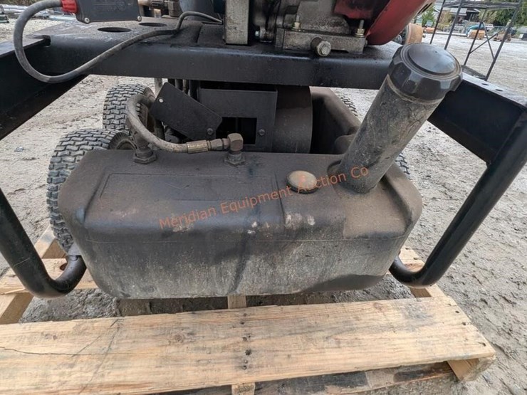 mi-t-m-3504-hot-pressure-washer-image-5