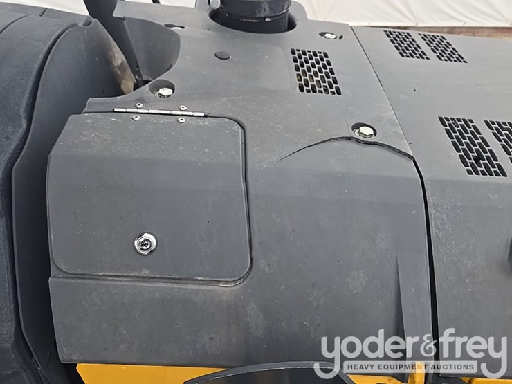 2021-deere-310sl-image-58